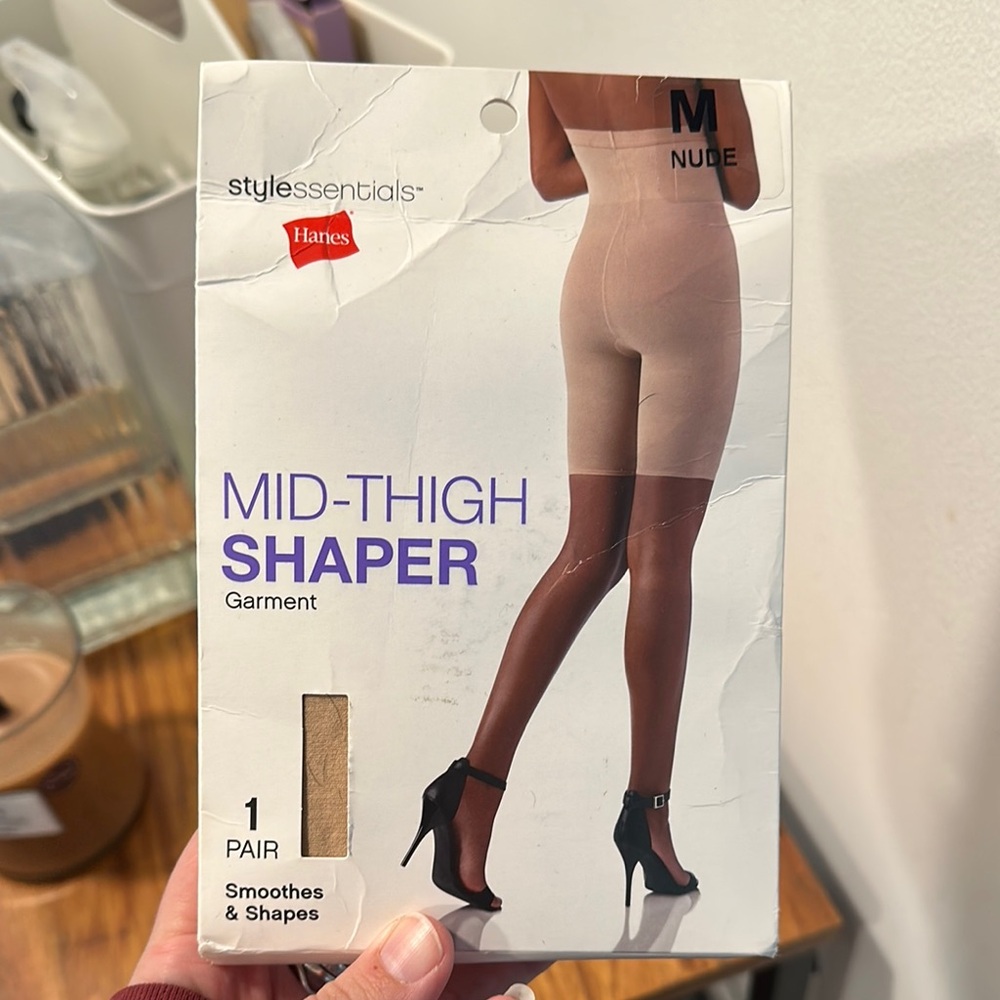Hanes Mid-Thigh Shaper in Nude